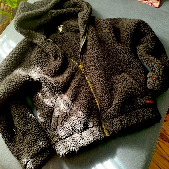 Fuzzy cuteness! SEXY cropped casual black Billabong sherpa jacket S <3 - Picture 1 of 7